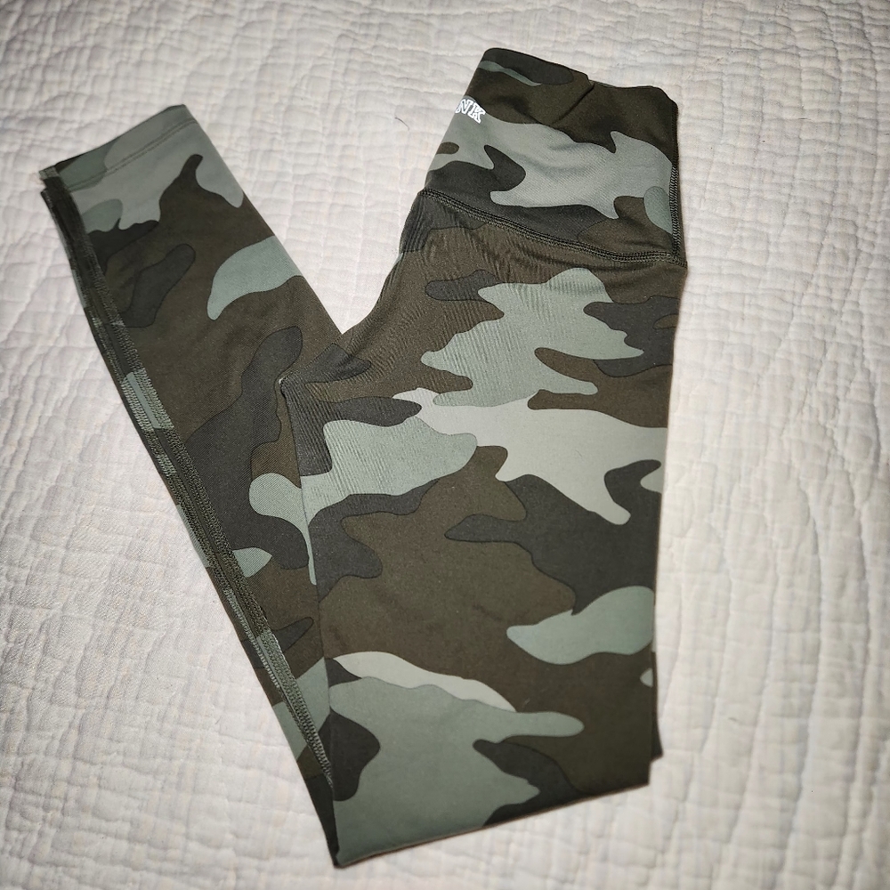 Pink Victoria's Secret Womens Sz XS Ultimate Green Camoflauge Leggings